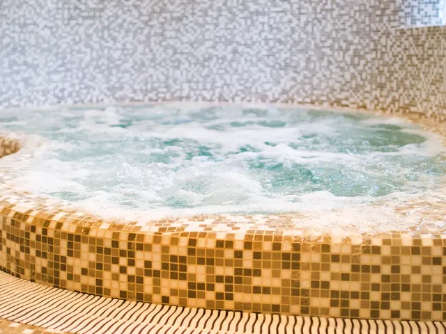 Hidromasažinis baseinas – PORTO SPA zona Plungėje
